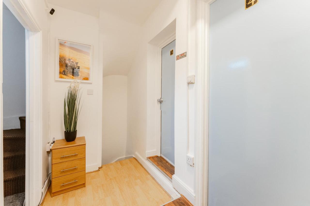 Upton Park Bedrooms 25 Min To Central Лондон Экстерьер фото