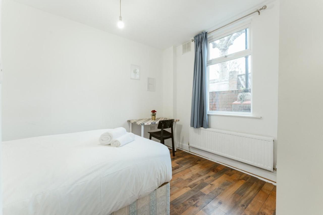 Upton Park Bedrooms 25 Min To Central Лондон Экстерьер фото
